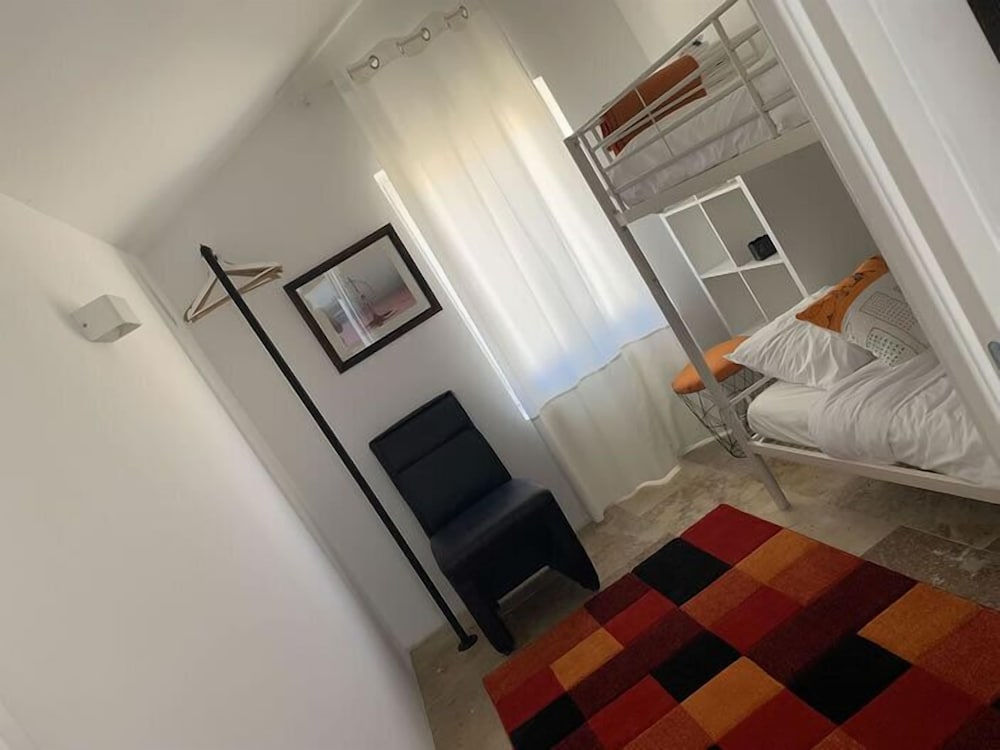Deluxe Cabin - Photo 3