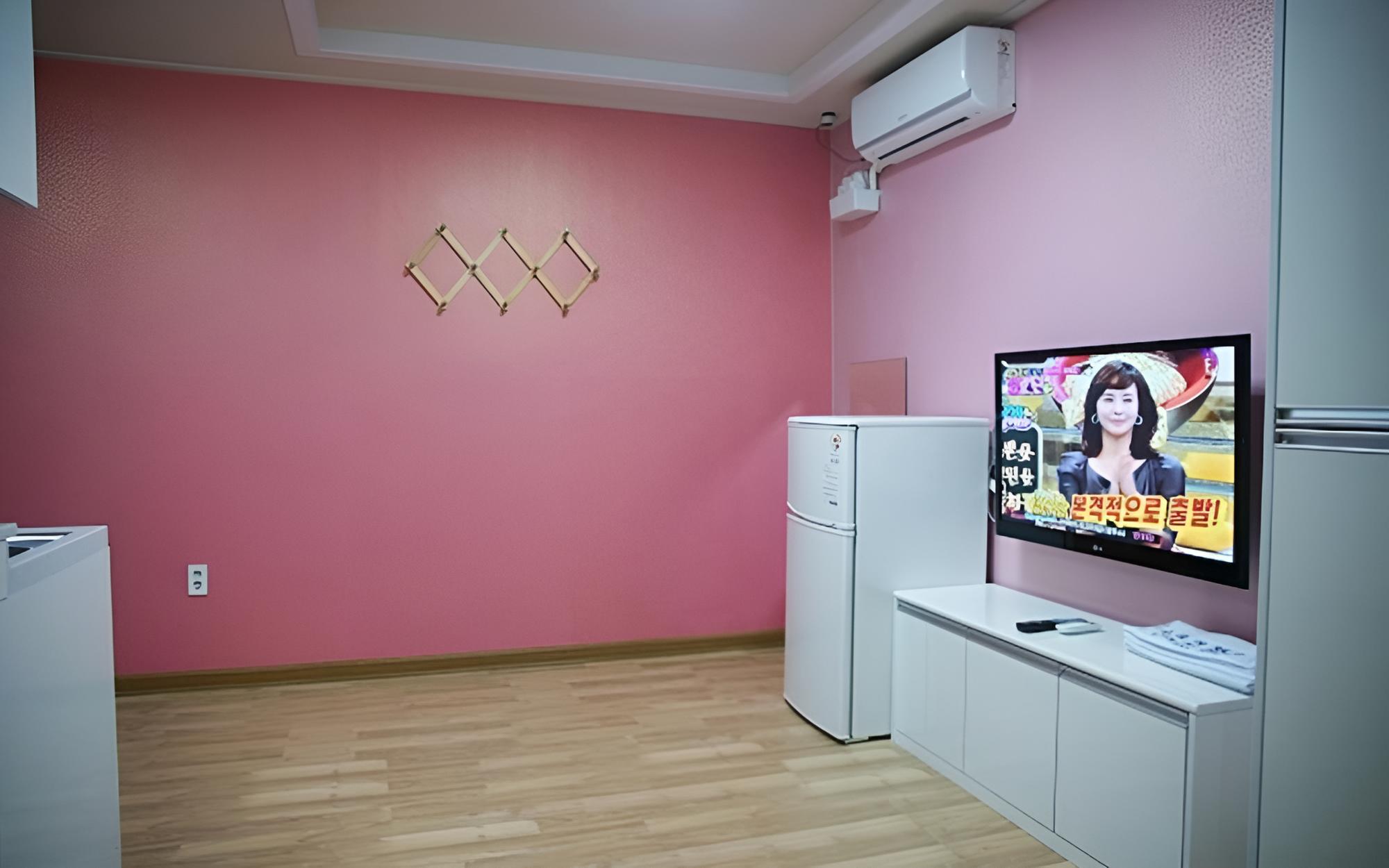 Room (20m Studio - Room 201) - Photo 2