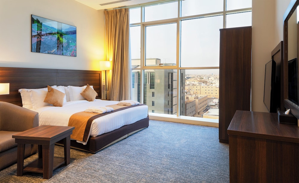 Deluxe Room, City View