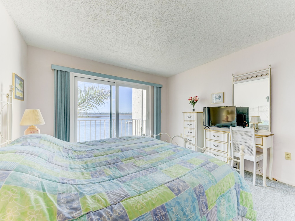 Condo (2 Bedrooms)