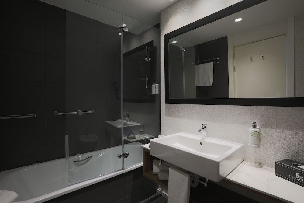 Double Room - Photo 13
