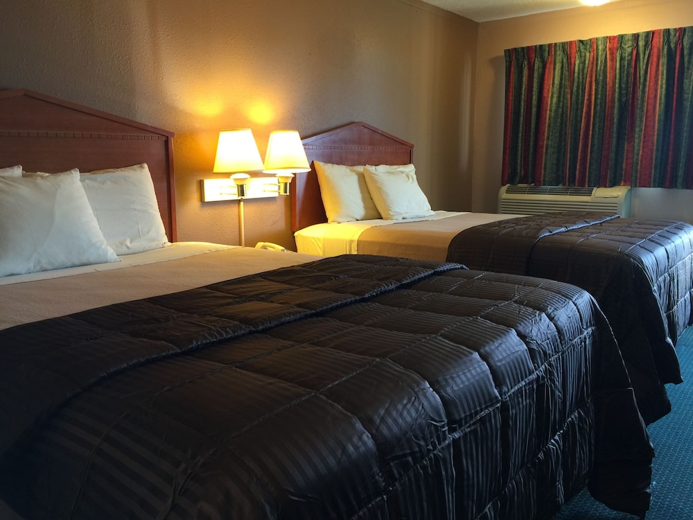 Standard Room, 2 Queen Beds, Non Smoking photo 3