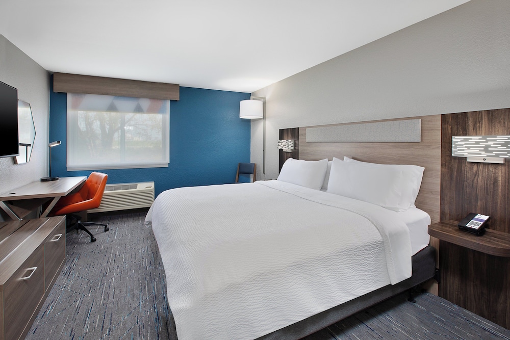 Standard Room, 1 King Bed - Photo 1
