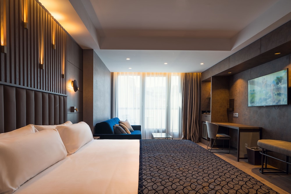 Deluxe Suite, Terrace photo 3