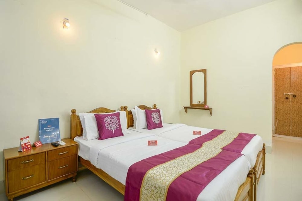 Standard Twin Room (A/C) photo 2