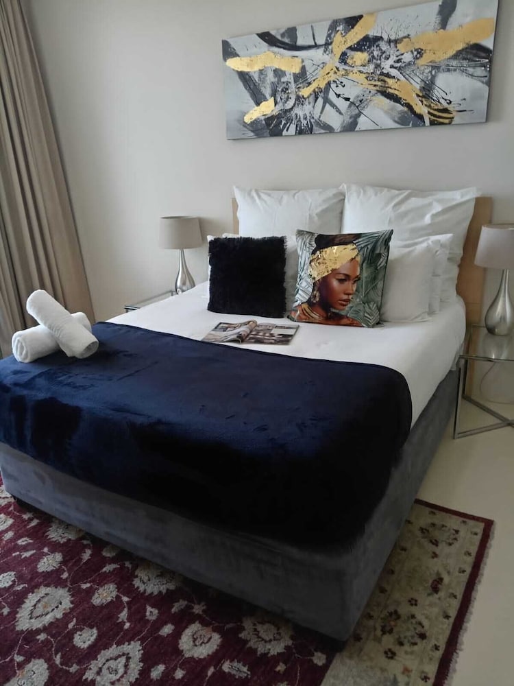 Top Floor Deluxe Room - Twin photo 2