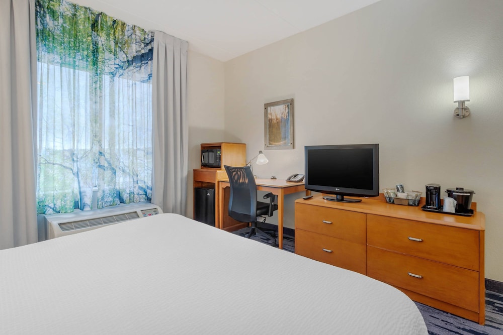 Room, 1 King Bed (Hearing Accessible)