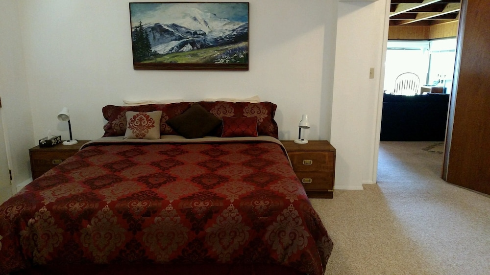 House, Multiple Beds, Sea View (123 - Mutiny Bay Waterfront House) photo 2
