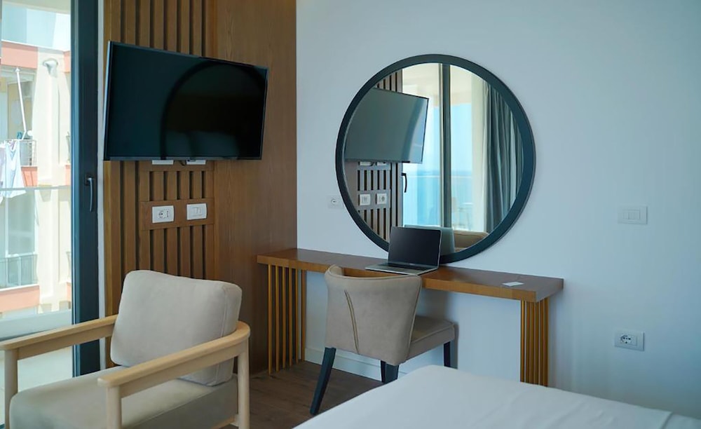 Triple Room, Partial Sea View