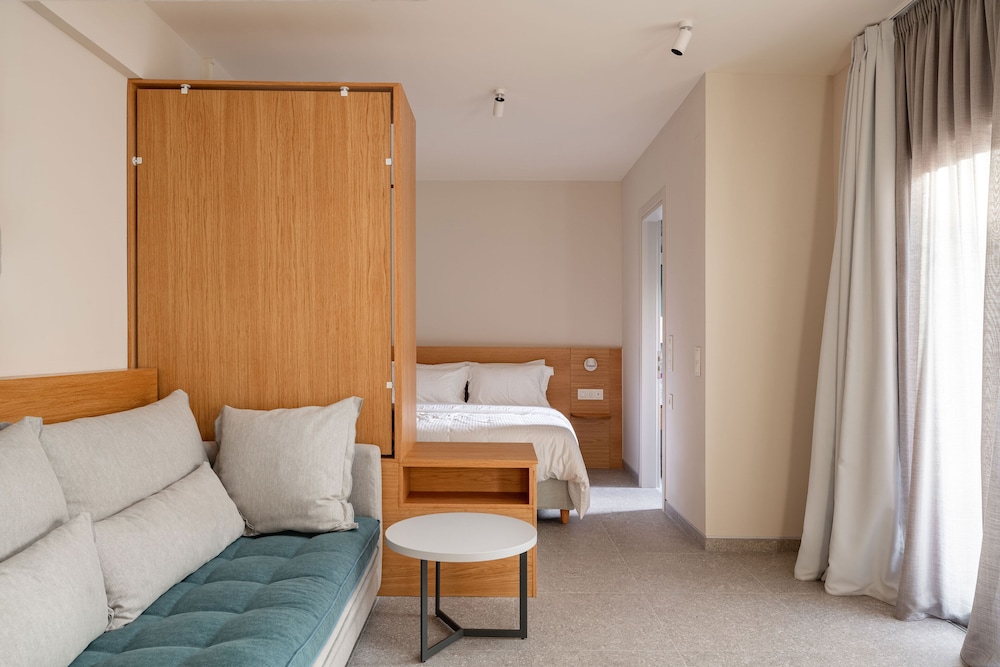 Deluxe Studio Apartment N photo 3