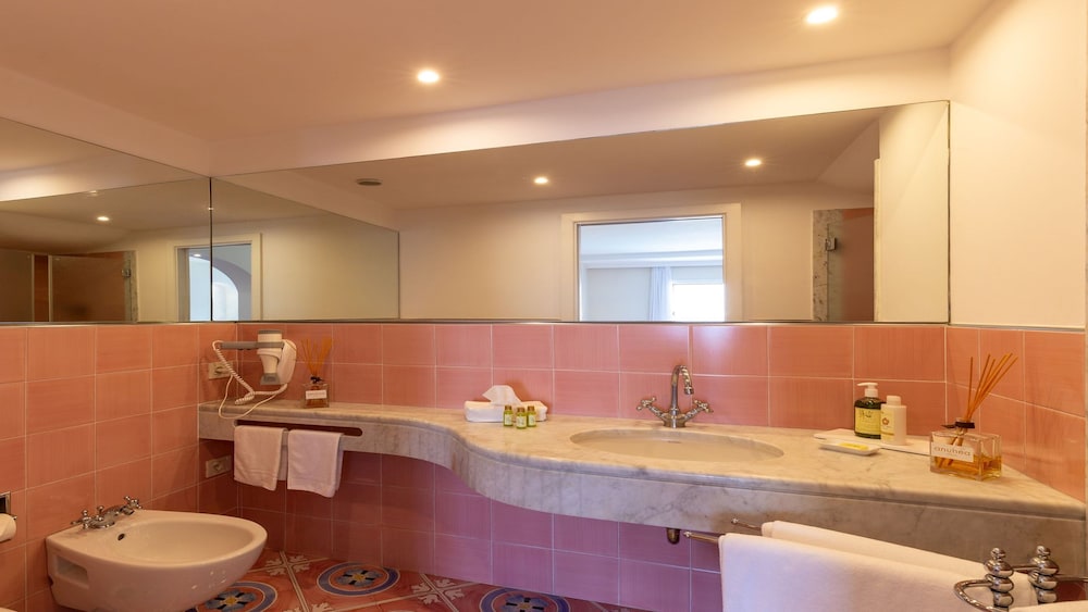 Superior Suite, Balcony, Sea View - Photo 7