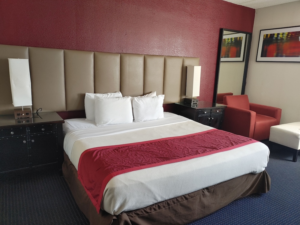 Standard Room, 1 King Bed photo 1