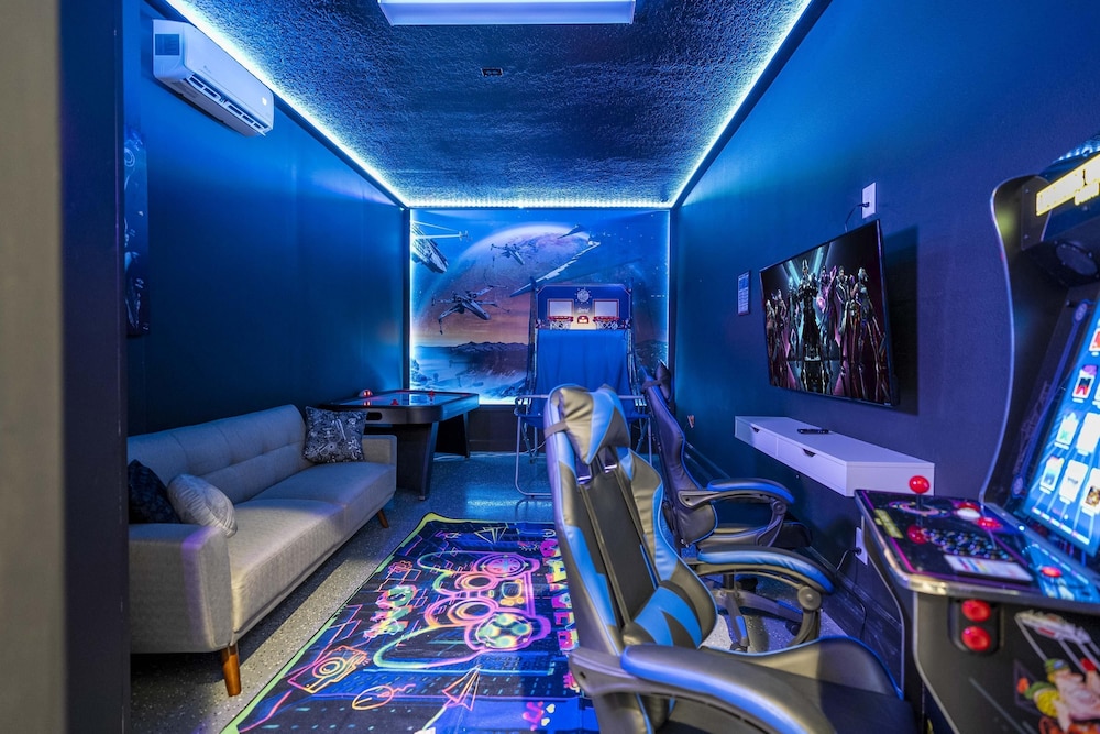 Storey Lake NEW Game Room Private Pool Free Water Park Shuttle, 사진 13
