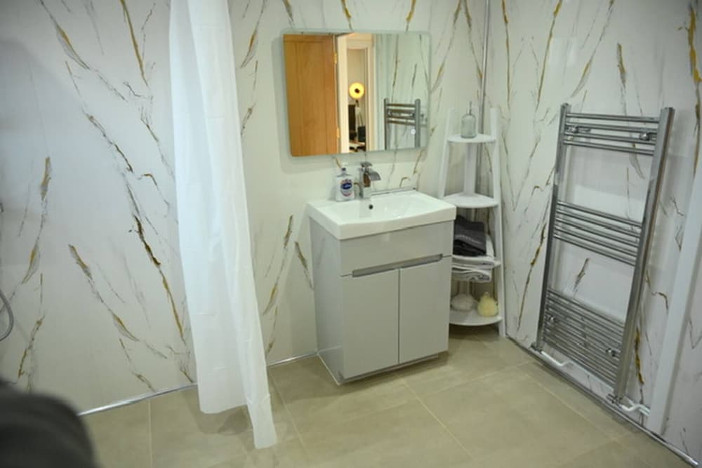 Watermead Retreat Bungalow, Photo 13