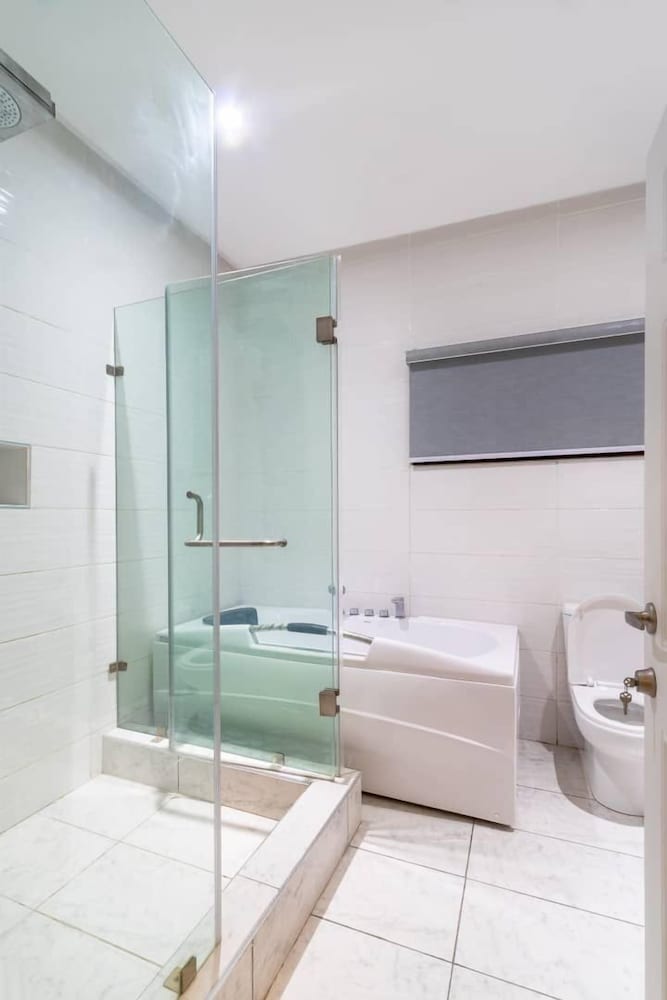 Classic Townhome, 4 Bedrooms
