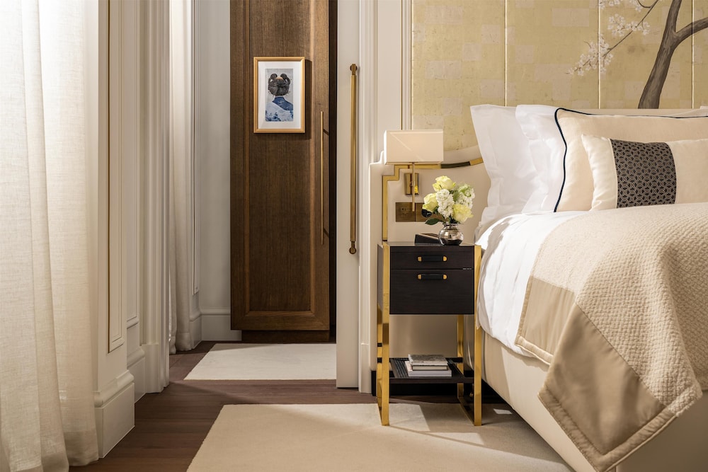 Signature Suite