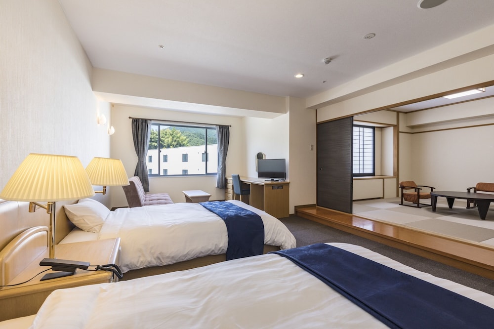 Japanese/Western Style Room photo 1
