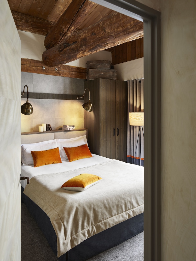 Room - Photo 1