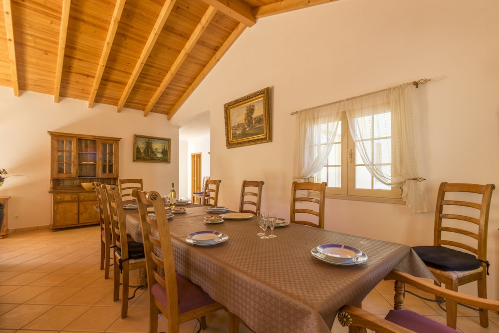Villa, 4 Bedrooms photo 2