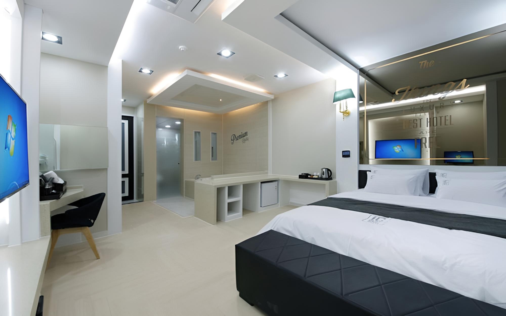 Room (VIP) - Photo 10