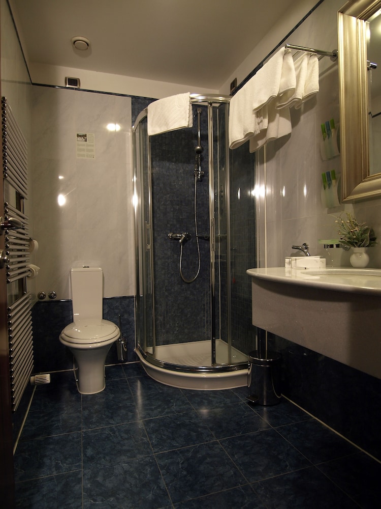 Deluxe Room, 2 Twin Beds - Photo 4