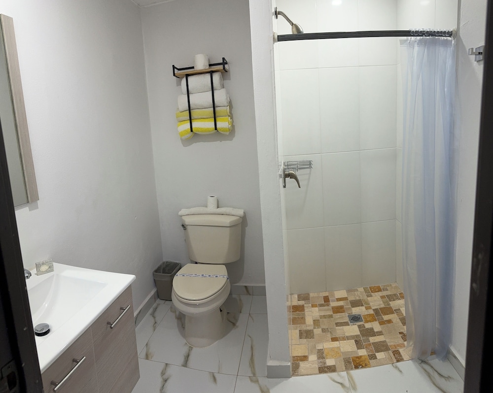 Quadruple Room (Interior) photo 2