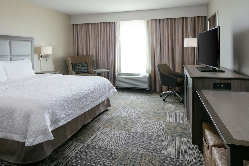 Room, 1 King Bed, Accessible, Bathtub photo 1