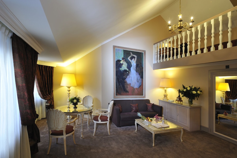 Available room