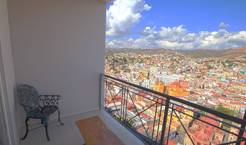 Room, 1 Double Bed, Balcony, City View photo 2