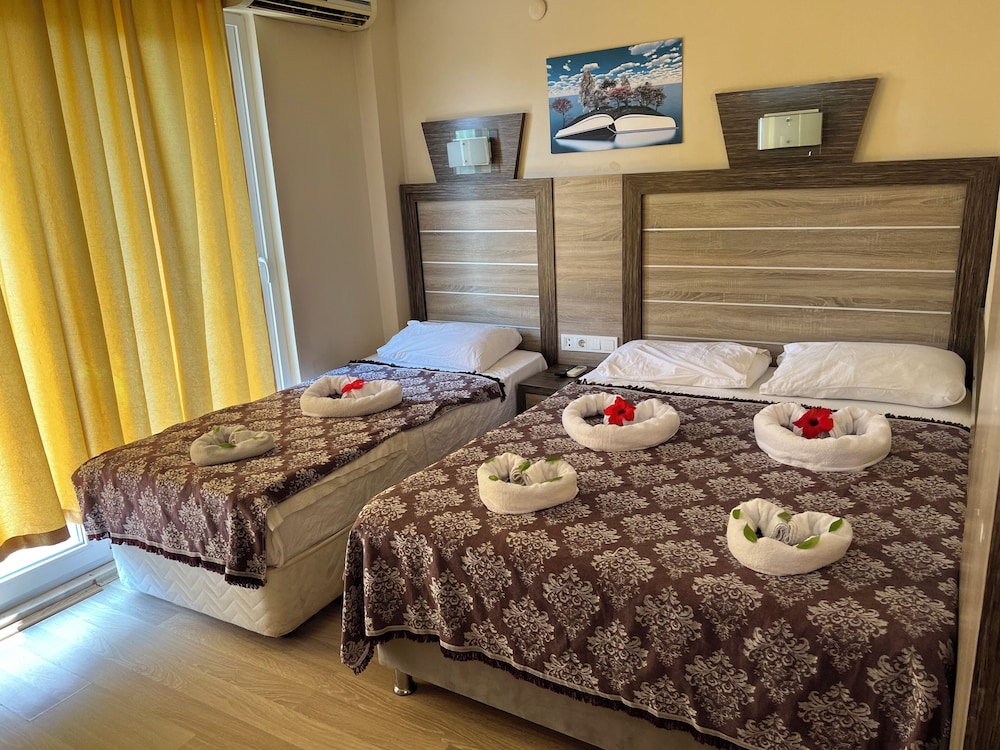 Standard Triple Room photo 2