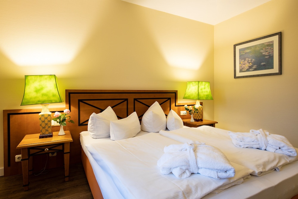 Comfort Room, 1 Queen Bed photo 2