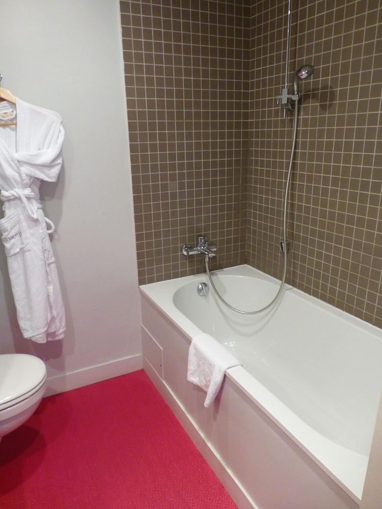 Standard Twin Room, 2 Twin Beds photo 3