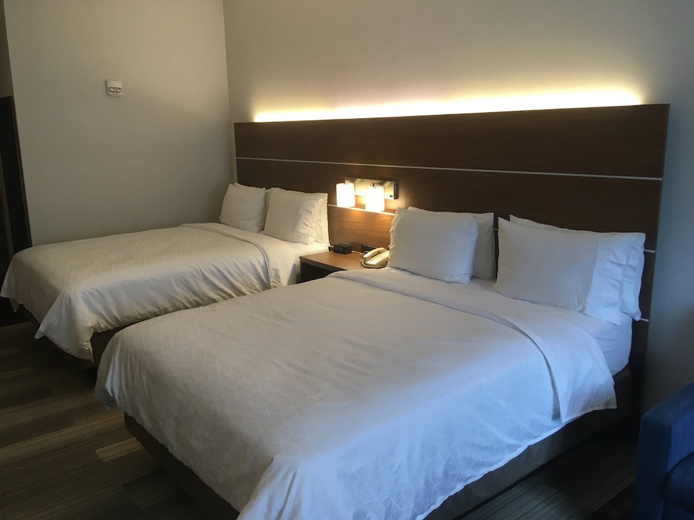Suite, Multiple Beds - Photo 1
