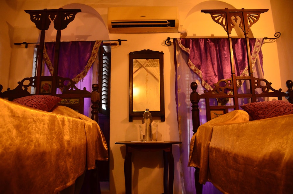 Standard Twin Room, Shared Bathroom photo 1