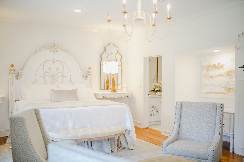 The McCool Suite on St. Charles