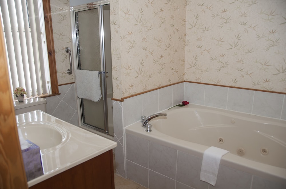 Suite, Ensuite (Suite 9) photo 2