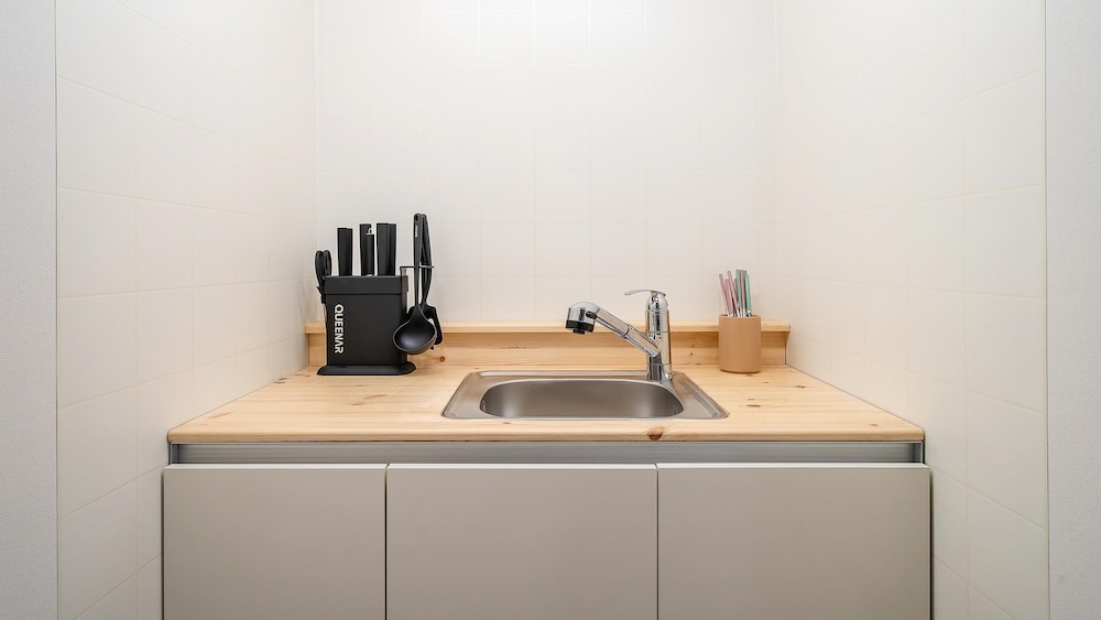 Basic Room, 1 Bedroom (A105) - Photo 3