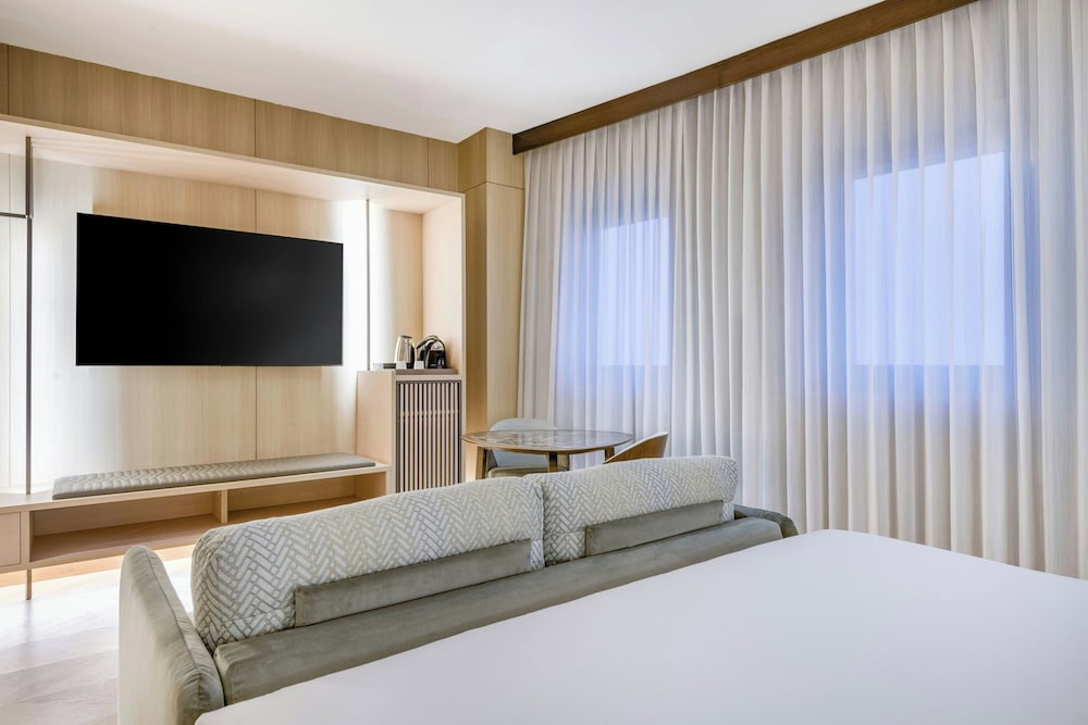 Superior Room, 1 King Bed with Sofa bed