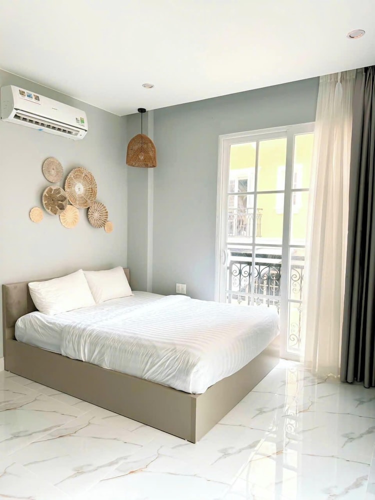 Deluxe Double Room, City View