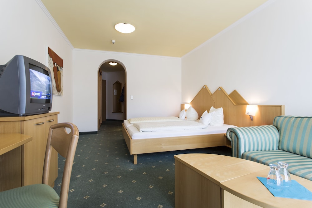 Comfort Double Room, Balcony, Mountain View photo 3