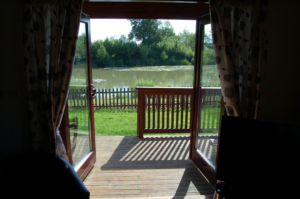 Chalet, Ensuite (Heron Lodge) photo 3
