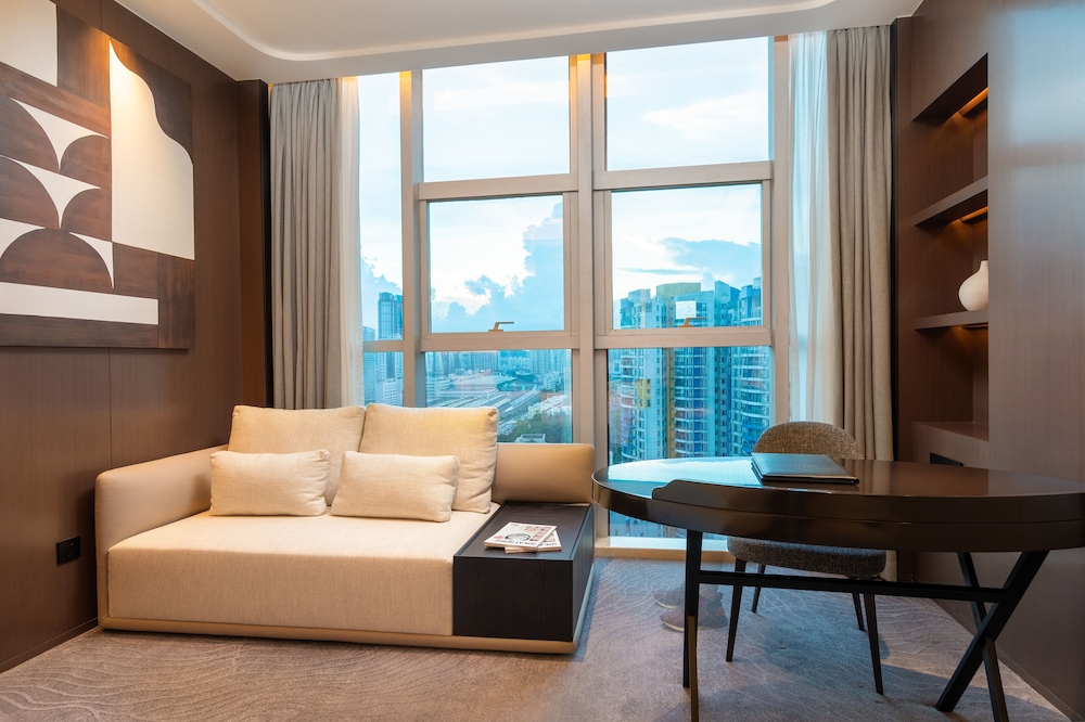 Executive Deluxe King Room photo 3