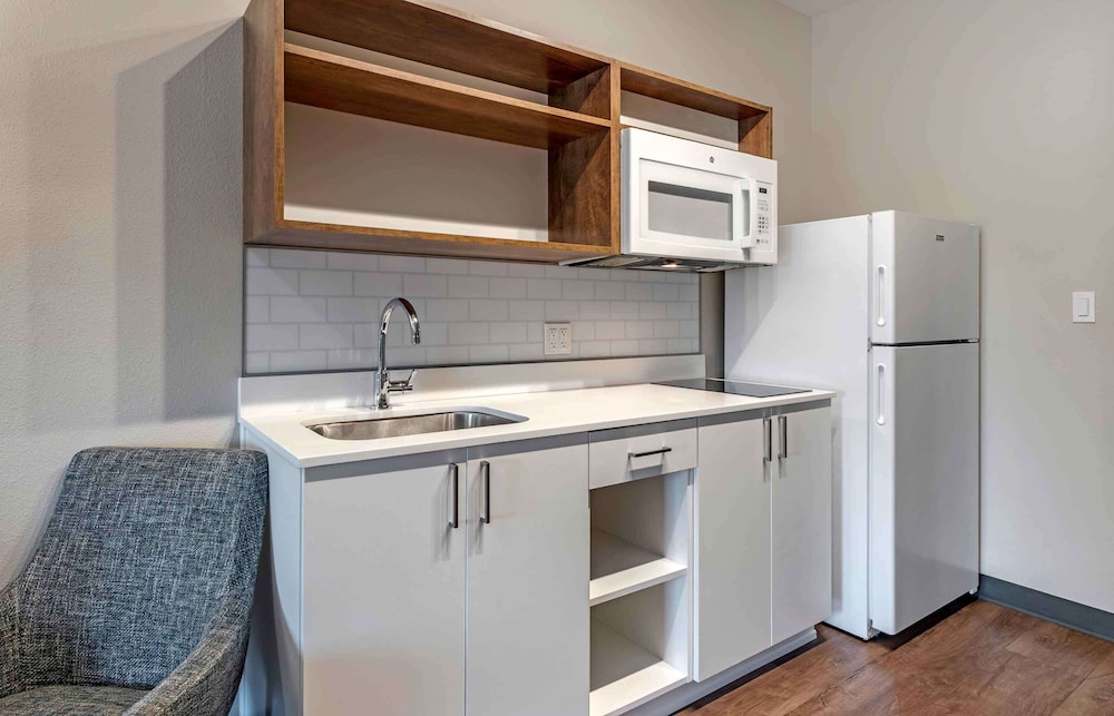 Standard Studio, Non Smoking, Refrigerator & Microwave - Photo 4
