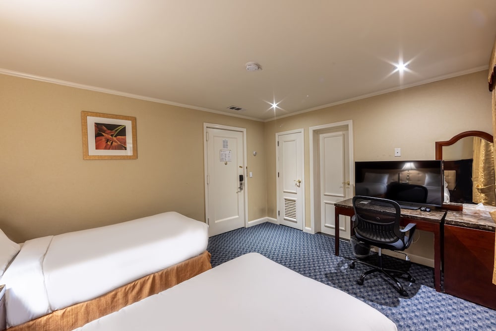 High Floor, 2 Single Beds