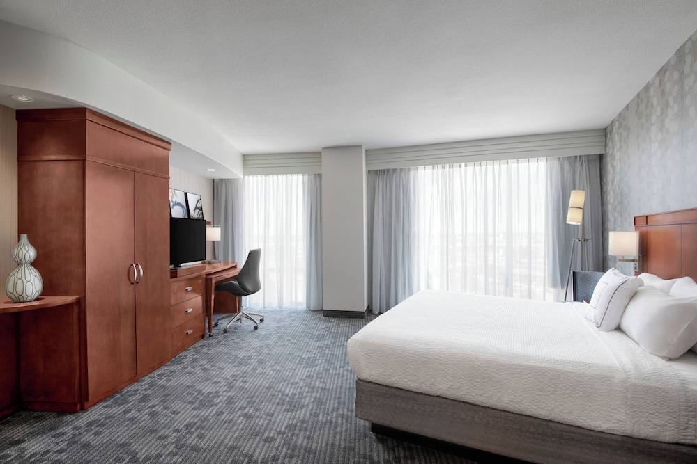 Executive Suite, 1 Bedroom - Photo 4