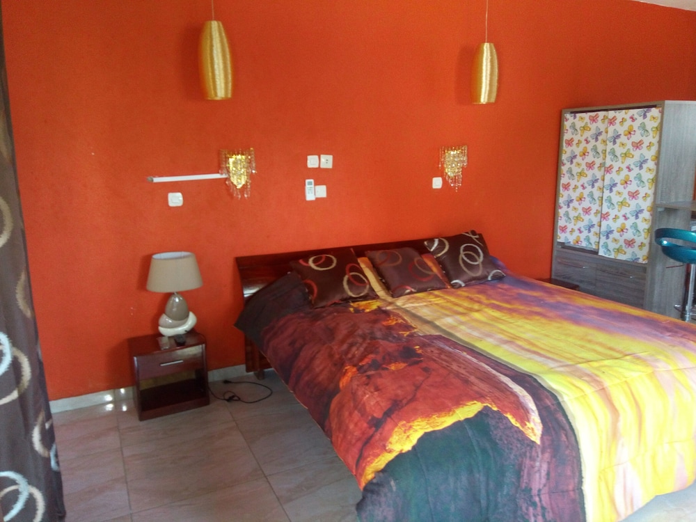 City Double Room, Bathtub, City View photo 2