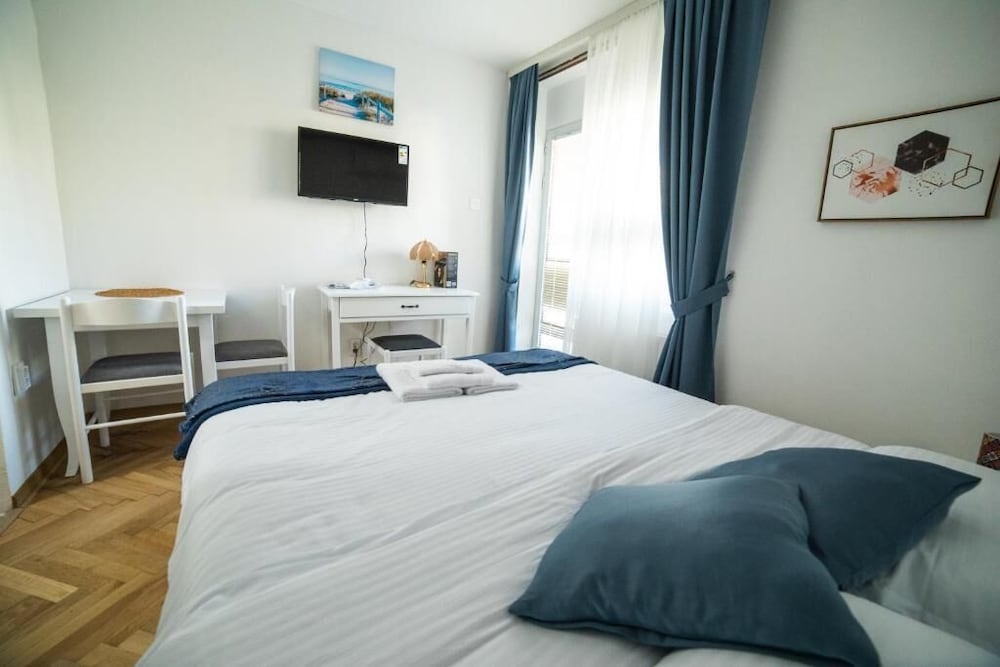 Standard Double Room - Photo 6