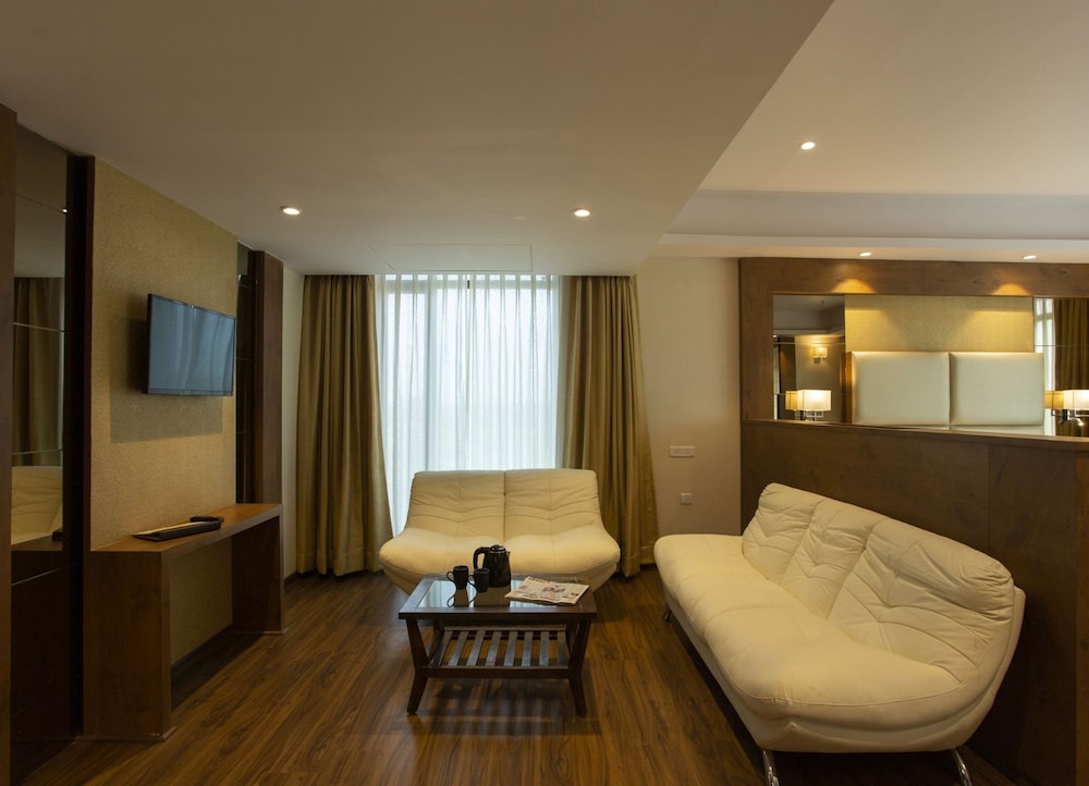 Premier Room, 1 Double Bed - Photo 28