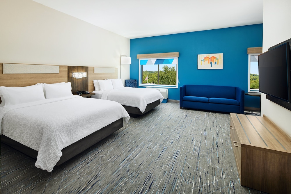 Suite, 2 Queen Beds (Extra Floor Space) photo 3
