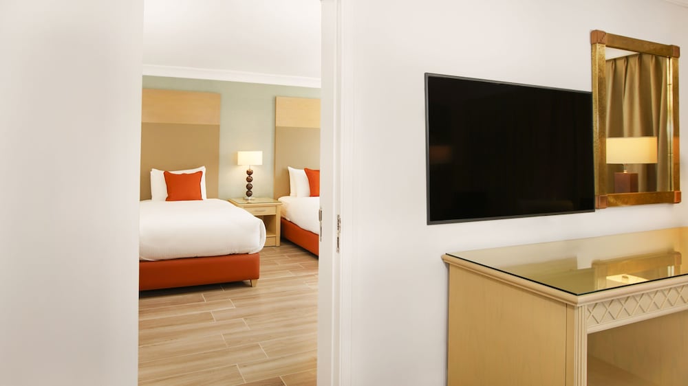 Family Room, 2 Double Beds, Connecting Rooms - Photo 1